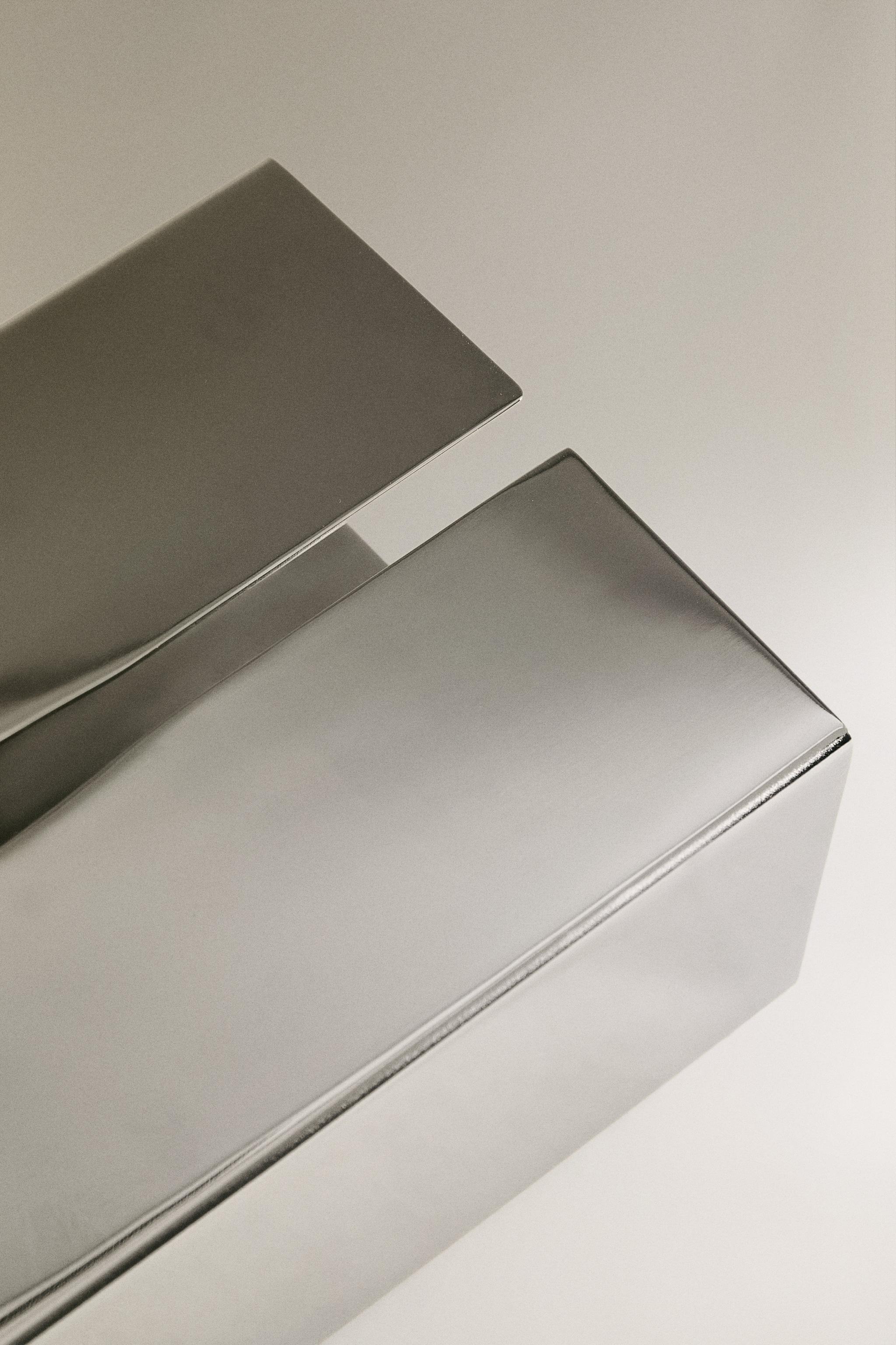 SHINY METAL TISSUE BOX